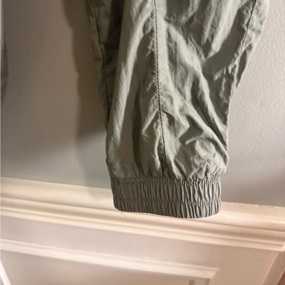 Wilo Gray Sweatpants with Elastic Waistband and Ruched Legs
